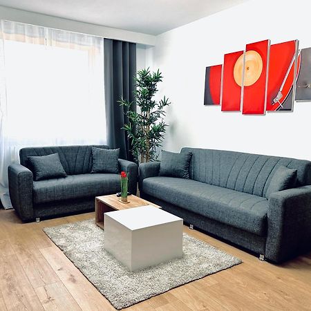 Unde Home Bucharest Luaran gambar