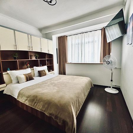 Unde Home Bucharest Luaran gambar